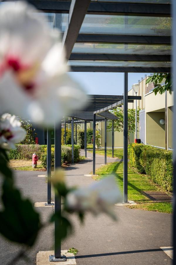 Hotel Libera Caen Colombelles Экстерьер фото